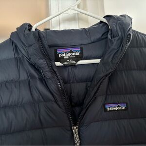 Patagonia Women’s M Navy Blue Puffer Coat